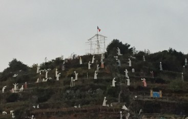 Presepe di Manarola: sventola la bandiera francese