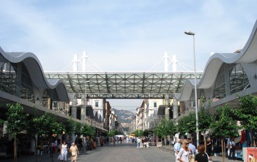 Chiusura della struttura che ospita il mercato in Piazza Cavour: interviene Confesercenti