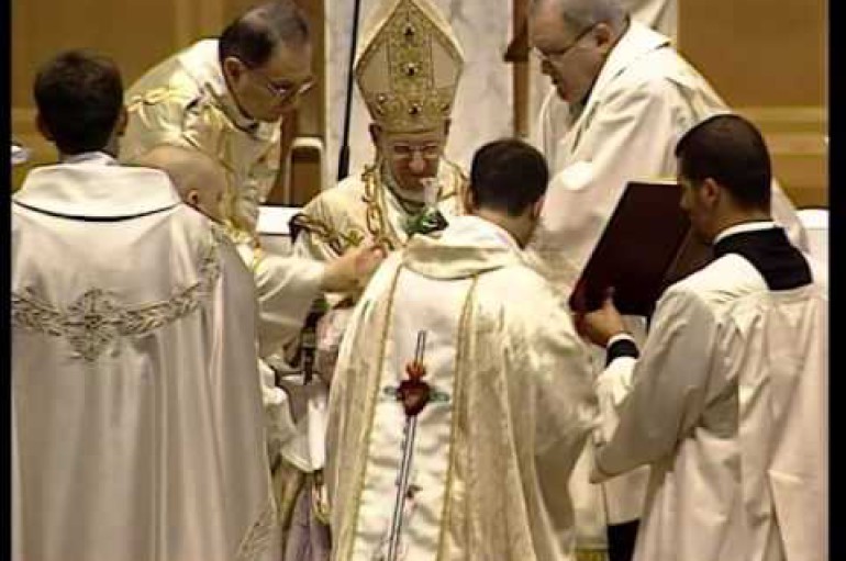 Don Marco e don Samuele ordinati sacerdoti nella Cattedrale di Cristo Re