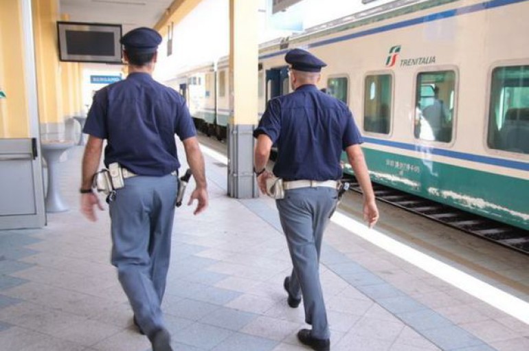 Rissa in stazione: coinvolti 5 italiani e un nordafricano