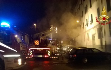 Incendio in un fondo di un palazzo di Viale Amendola