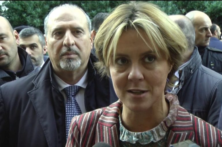 La ministra Lorenzin alla Spezia per il “sì”