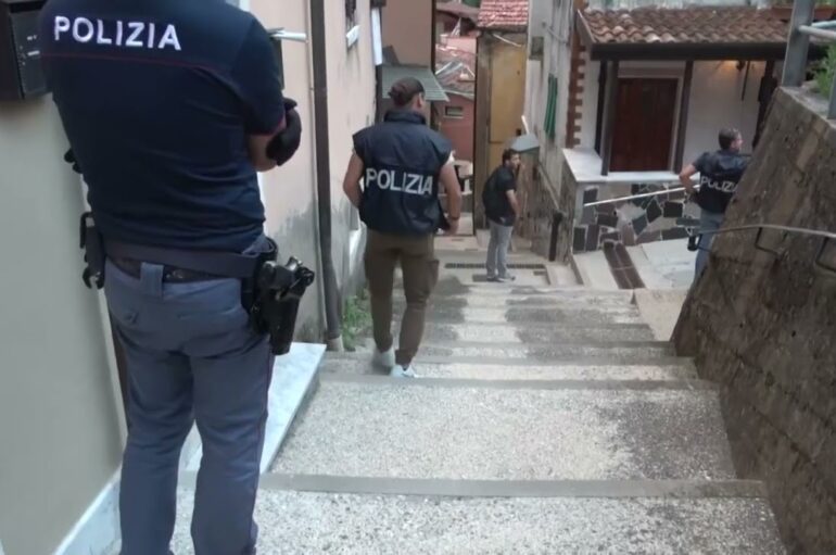 Droga, maxi operazione della Polizia alla Spezia