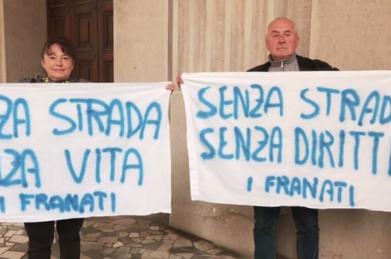 Protesta degli abitanti di Calice in Prefettura