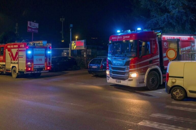 Incendio sulla ferrovia tra Spezia centrale e Migliarina, ripercussioni sull’intera rete