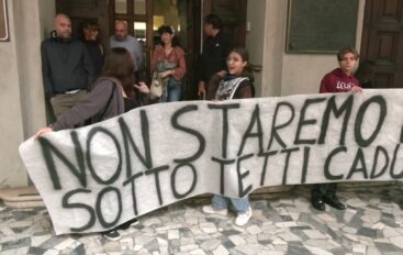 Crollo all’Istituto Capellini-Sauro alla Spezia, protesta degli studenti